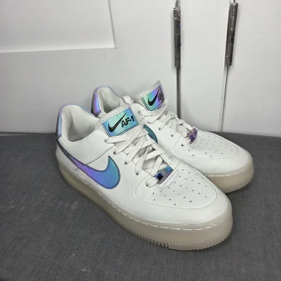 Nike Air Force 1 Women's White Iridescent Swoosh Sneakers Size 7 US - Picture 2 of 10